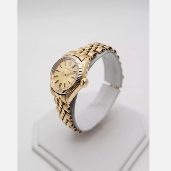 Rolex Ladies 18k Solid Gold Watch - Picture 2 of 6